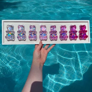 Extra Large Holographic Pink Resin Gummy Bear Art/3d Pop Art Wall Art/Dopamine Decor/Candy Resin Art/Maximalist Decor